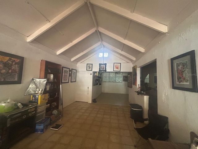 A URB. LA ESMERALDA, Caguas, PR 00727