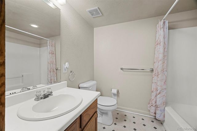 2856 17th Avenue 207, Greeley, CO 80631