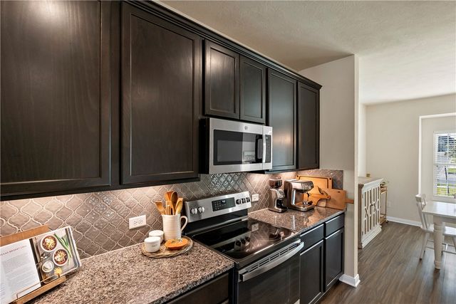 1310 Kingsgate Drive, Bryan, TX 77807