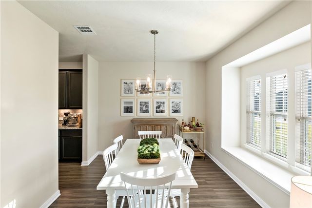 1310 Kingsgate Drive, Bryan, TX 77807