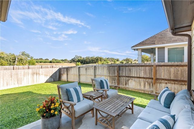 1310 Kingsgate Drive, Bryan, TX 77807