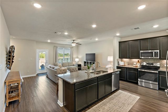 1310 Kingsgate Drive, Bryan, TX 77807