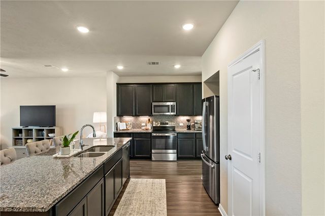 1310 Kingsgate Drive, Bryan, TX 77807