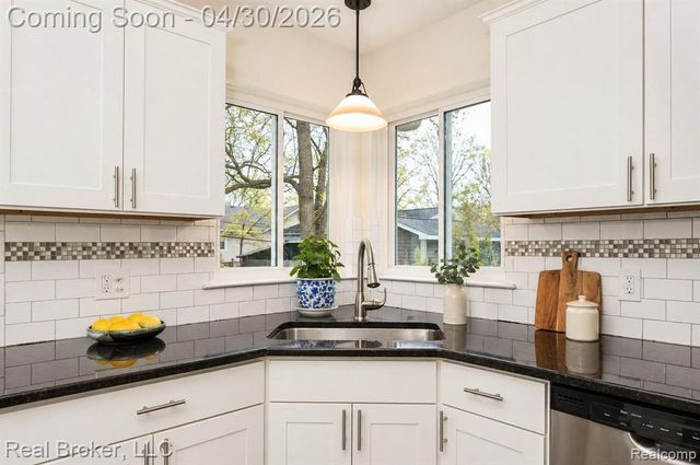 8410 Northfield Boulevard, Oak Park, MI 48237