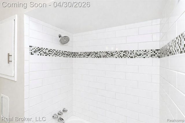 8410 Northfield Boulevard, Oak Park, MI 48237