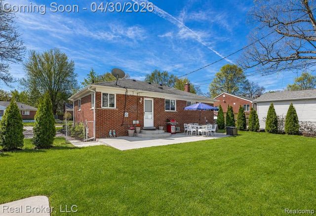 8410 Northfield Boulevard, Oak Park, MI 48237