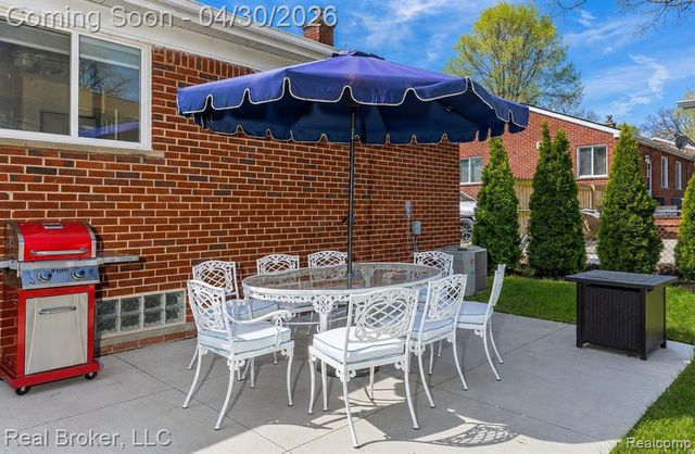 8410 Northfield Boulevard, Oak Park, MI 48237