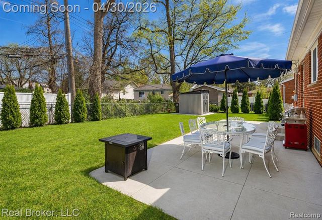 8410 Northfield Boulevard, Oak Park, MI 48237