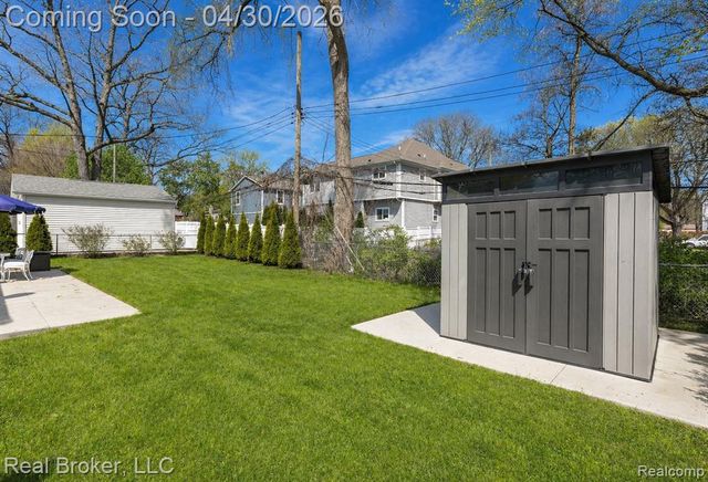 8410 Northfield Boulevard, Oak Park, MI 48237