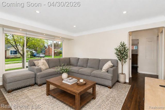 8410 Northfield Boulevard, Oak Park, MI 48237