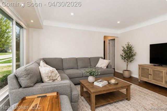 8410 Northfield Boulevard, Oak Park, MI 48237