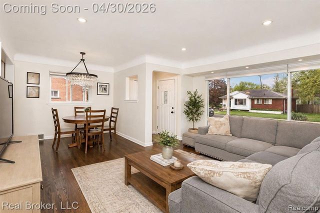 8410 Northfield Boulevard, Oak Park, MI 48237