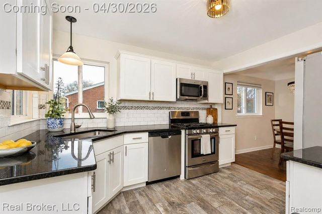 8410 Northfield Boulevard, Oak Park, MI 48237