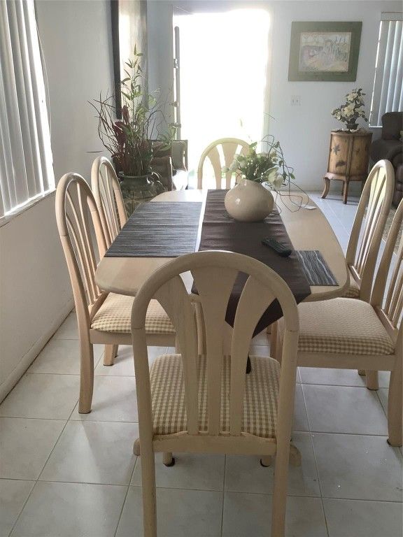 Image 5 of property listing at Address unavailable.