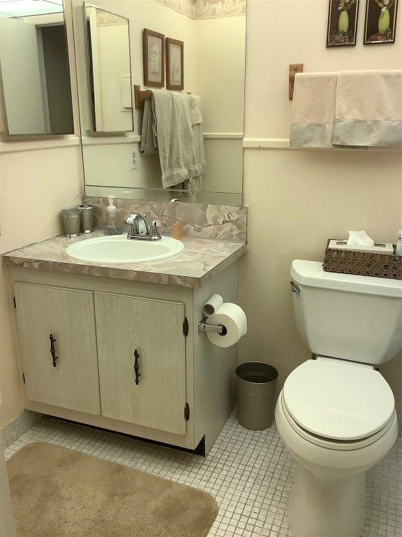 Image 8 of property listing at Address unavailable.