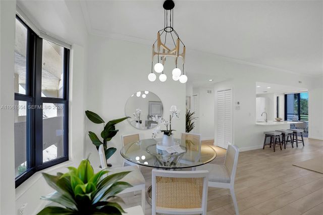 7460 La Paz Blvd 202, Boca Raton, FL 33433