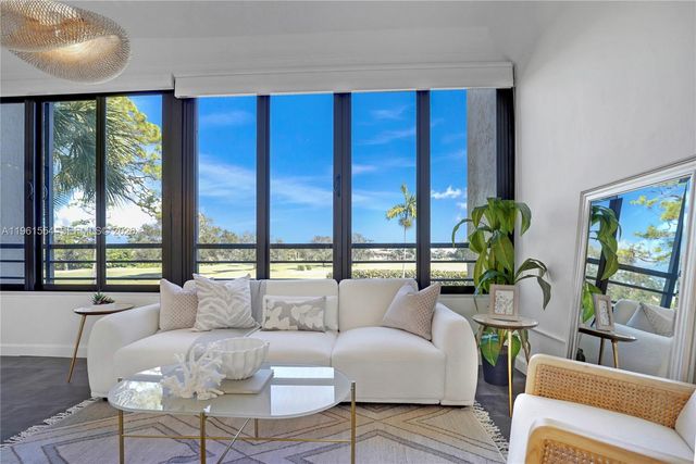 7460 La Paz Blvd 202, Boca Raton, FL 33433