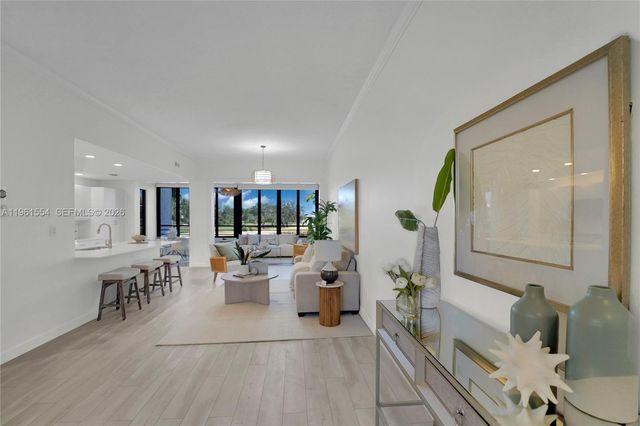 7460 La Paz Blvd 202, Boca Raton, FL 33433