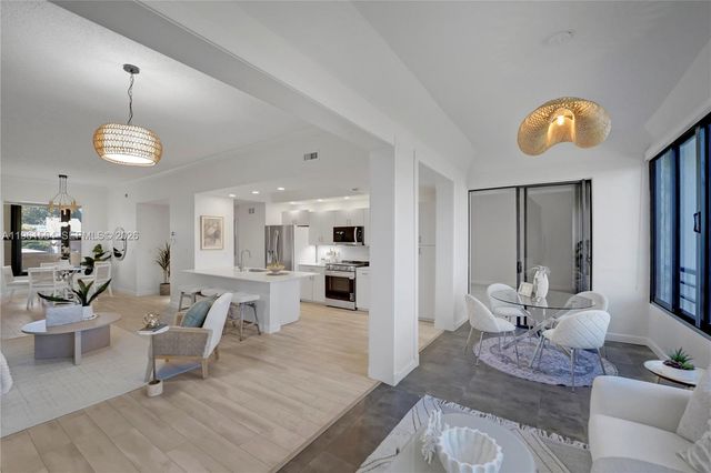 7460 La Paz Blvd 202, Boca Raton, FL 33433