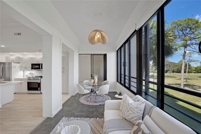 7460 La Paz Blvd 202, Boca Raton, FL 33433