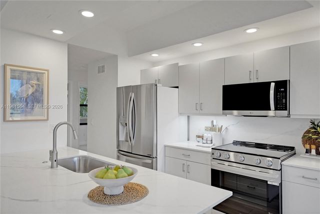 7460 La Paz Blvd 202, Boca Raton, FL 33433