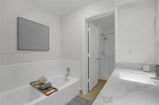 7460 La Paz Blvd 202, Boca Raton, FL 33433