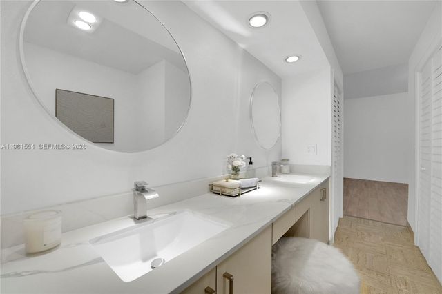 7460 La Paz Blvd 202, Boca Raton, FL 33433