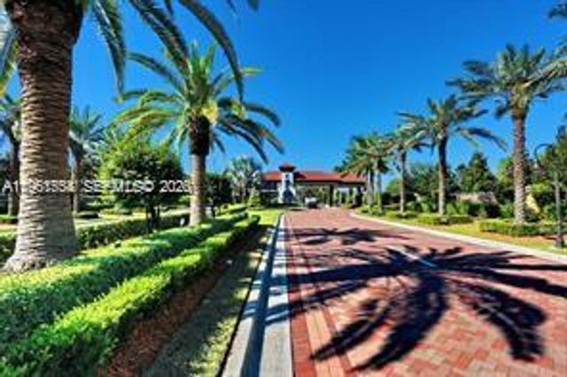 7460 La Paz Blvd 202, Boca Raton, FL 33433