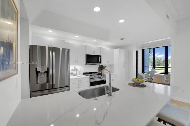 7460 La Paz Blvd 202, Boca Raton, FL 33433