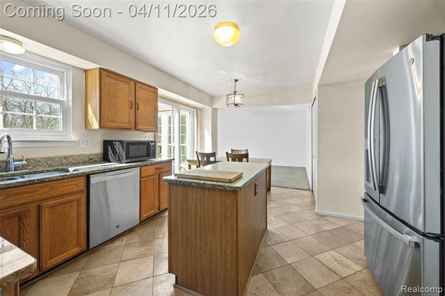 3354 Turnberry Lane, Ann Arbor, MI 48108