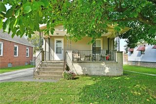 227 Maplewood Avenue, Struthers, OH 44471