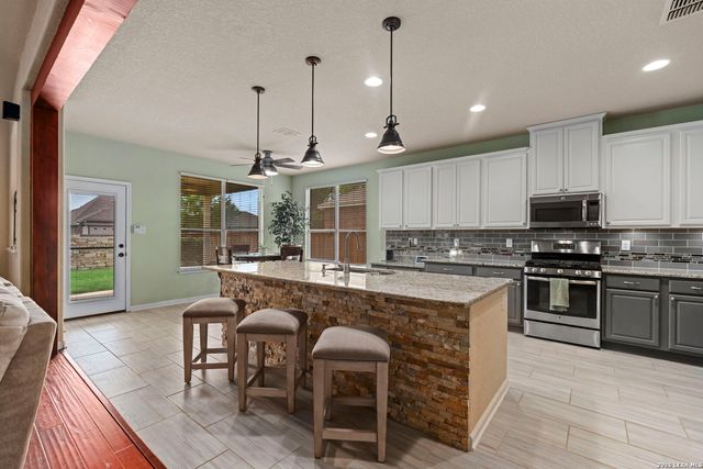 2003 Laivita Mist, San Antonio, TX 78251