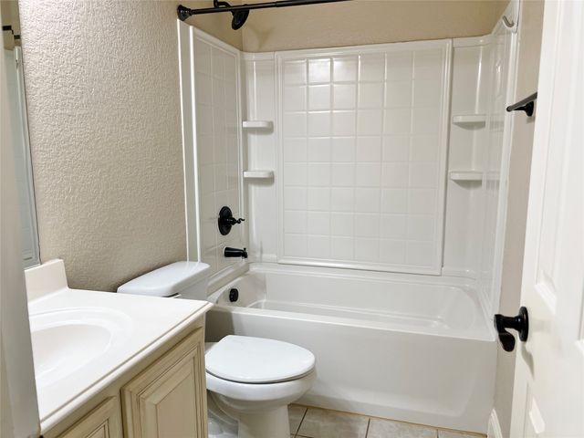 6613 Meadow Glen Drive, Midlothian, TX 76065
