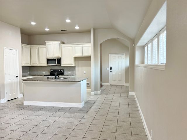 6613 Meadow Glen Drive, Midlothian, TX 76065