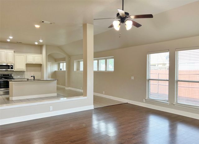 6613 Meadow Glen Drive, Midlothian, TX 76065