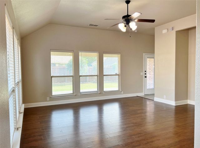 6613 Meadow Glen Drive, Midlothian, TX 76065