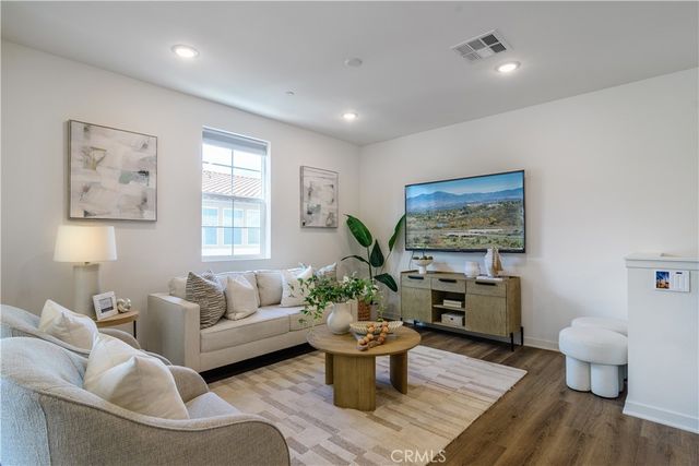 125 Lugo Lane, Mission Viejo, CA 92692