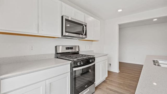 581 Cressmoor Boulevard, Hobart, IN 46342