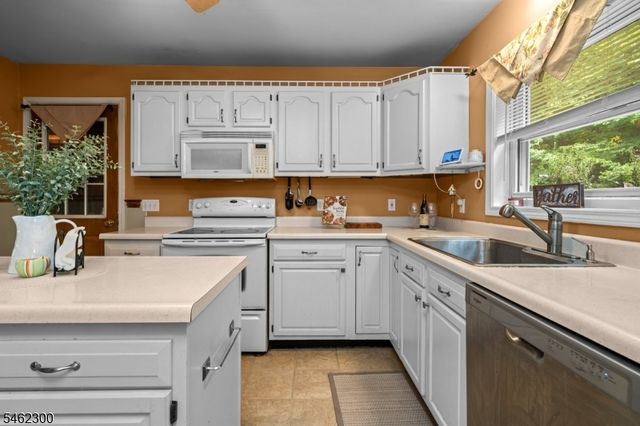 28 Alpine Dr, Denville Twp., NJ 07834