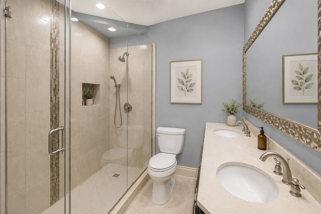 211 E Ohio Street 2907, Chicago, IL 60611