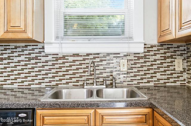 1205 W Ashland Ave, Louisville, KY 40215