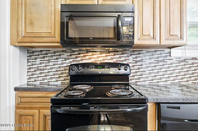 1205 W Ashland Ave, Louisville, KY 40215