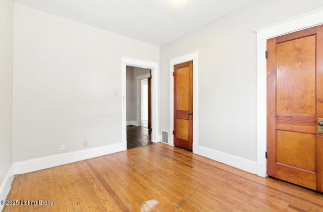 1205 W Ashland Ave, Louisville, KY 40215