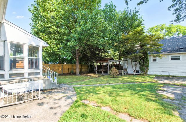 1205 W Ashland Ave, Louisville, KY 40215