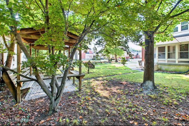 1205 W Ashland Ave, Louisville, KY 40215