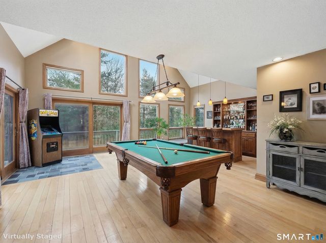 13 Woodland Drive, Canton, CT 06019