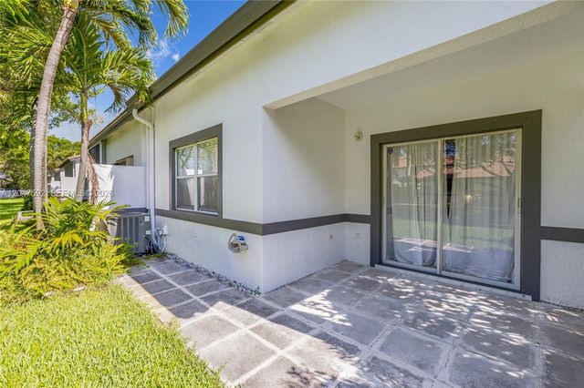 9820 NW 24th Ct, Sunrise, FL 33322