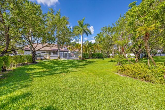 9820 NW 24th Ct, Sunrise, FL 33322