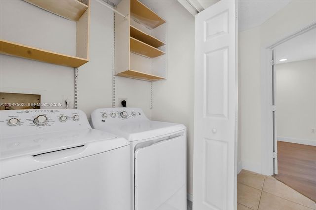 9820 NW 24th Ct, Sunrise, FL 33322