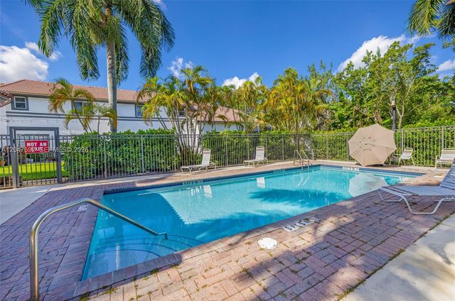 9820 NW 24th Ct, Sunrise, FL 33322